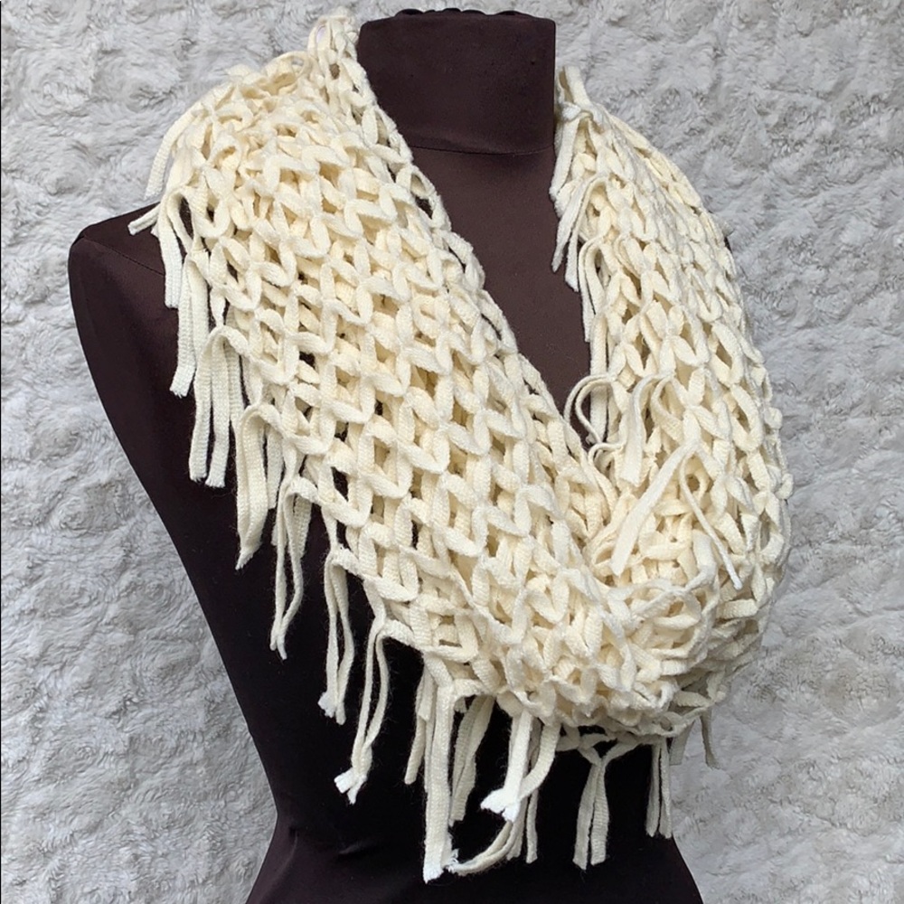NWT Taleen Ivory Infinity Scarf. - Picture 2 of 10